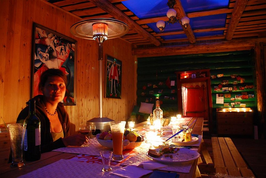 DSC_2930.JPG - Wir sind ausnahmsweise mal allein und geniessen unseren freien Abend.