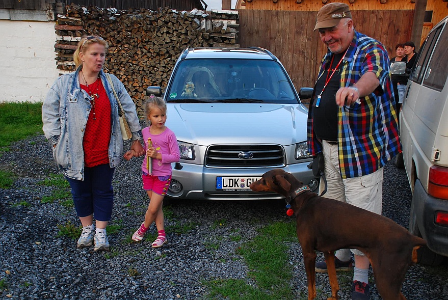 DSC_3730.JPG - Nadja, Valeria, Erich und Baby.