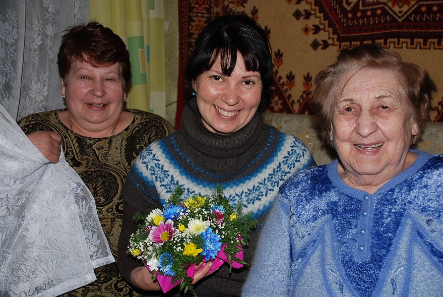 DSC_5190.JPG - Olgas Mama Ludmila, Olga und ihre Grosstante Rima.