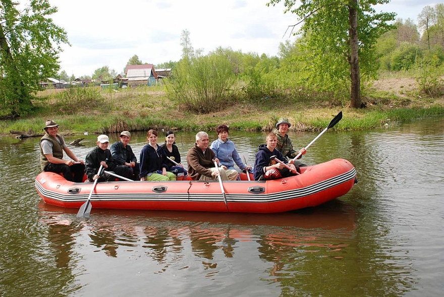 DSC_1068.JPG - Schler aus dem Deutschunterricht in Bingi. Leider "durften" nur wenige mitfahren, da Kartoffelpflanzwochenende war.
